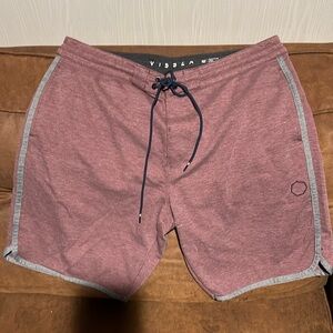 Vissla 17.5 inch board shorts size 36